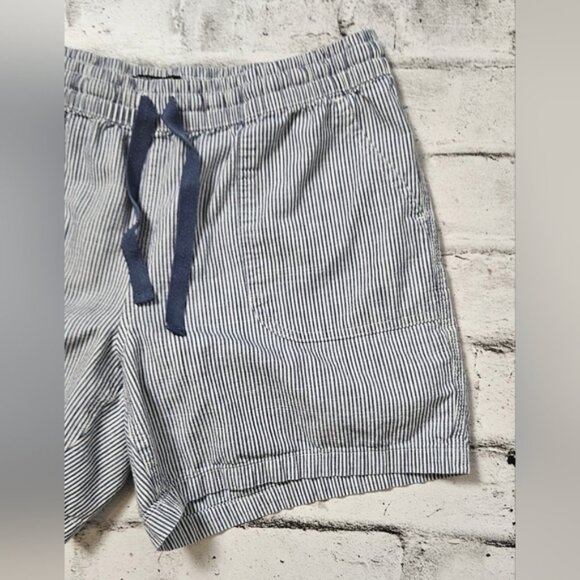 Nicole Miller Pin Stripe Causal Cotton Shorts - Picture 2 of 5